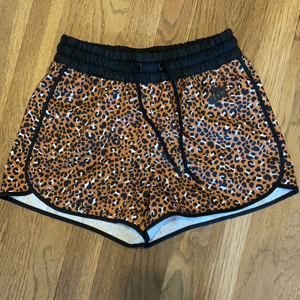 Nike - Picture 4 of 6